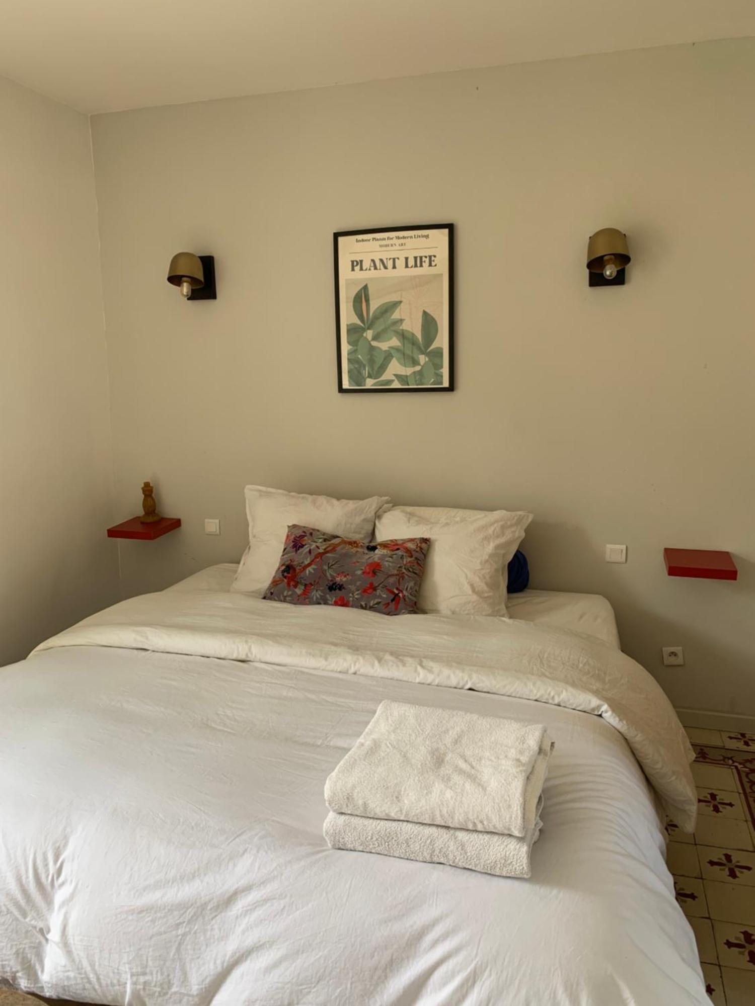 Appartement Charmante Maison Avec Terrasse , Clim , Wifi *